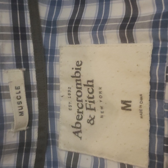 Abercrombie and Fitch Med. men's blue & white plaid long sleeve button down 👕 - Picture 4 of 11